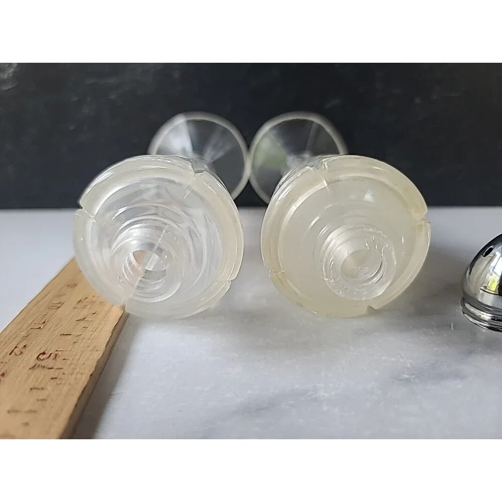 Vintage Plastic Cone-Shaped Salt And Pepper Shakers Vintage, READ